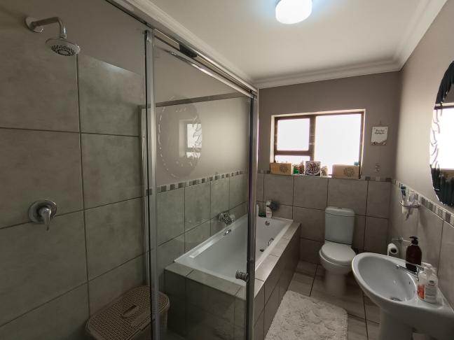 2 Bedroom Property for Sale in Seemeeu Park Western Cape